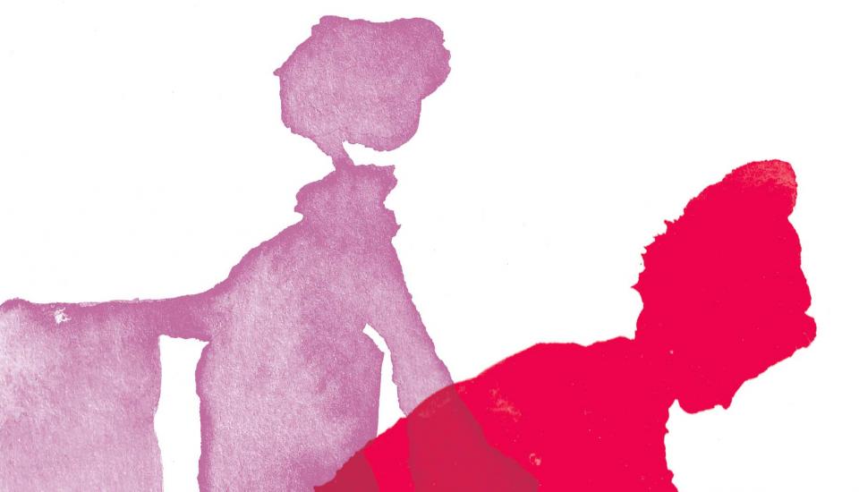 Détail de deux silhouettes féminines habillées en kimono traditionnel, l'une debout regardant à gauche, l'autre agenouillée regardant le sol, vers la droite.